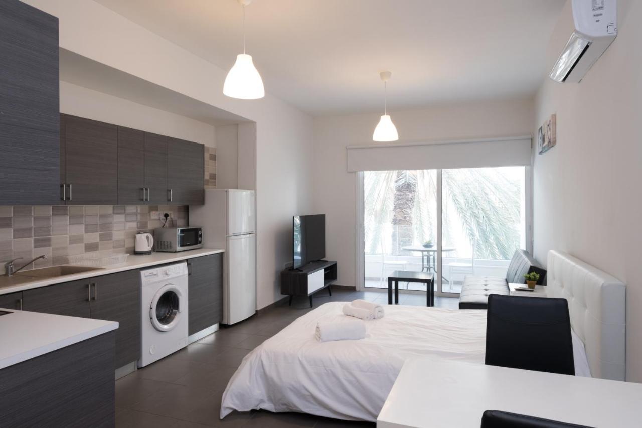 Spacious Studio Downtown Larnaca Luaran gambar