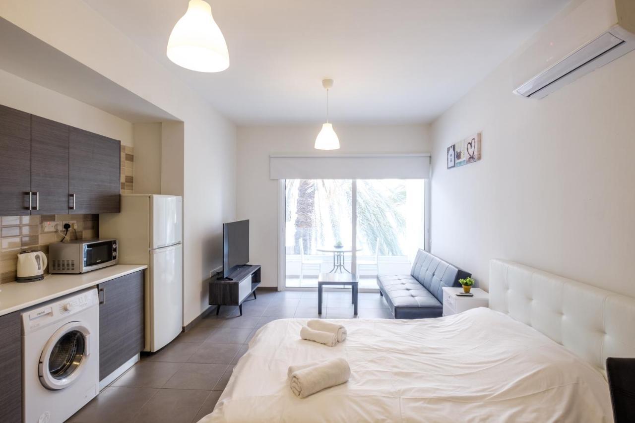 Spacious Studio Downtown Larnaca Luaran gambar
