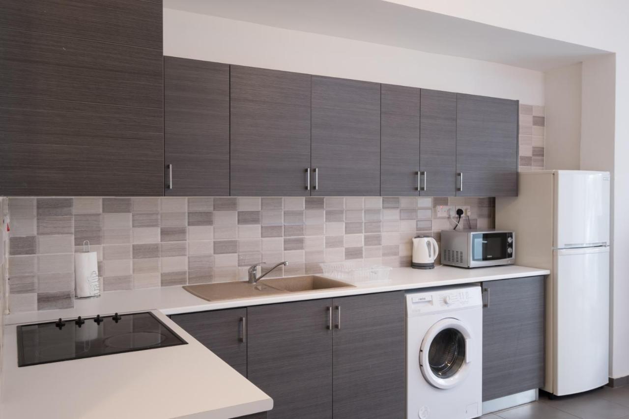 Spacious Studio Downtown Larnaca Luaran gambar