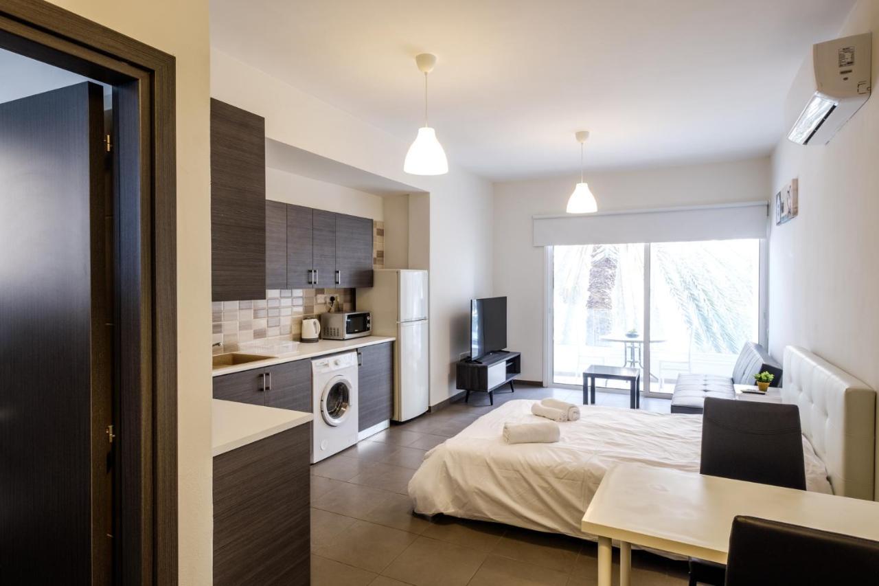 Spacious Studio Downtown Larnaca Luaran gambar